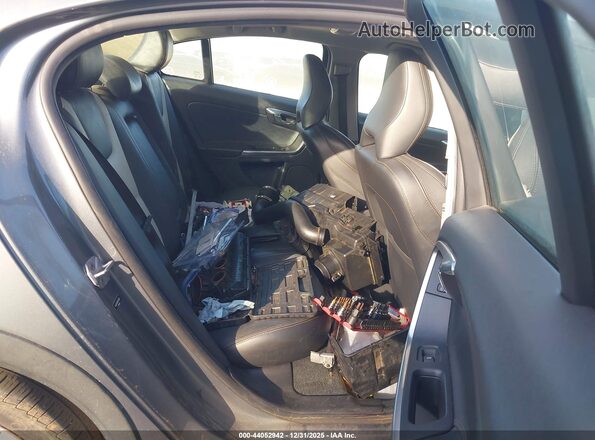 YV4612UM3G2000585 2016 VOLVO S60 CROSS COUNTRY Серый Вид наклейки с VIN-кодом