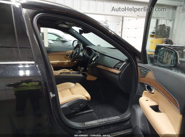 YV4A22PL3K1484119 2019 VOLVO XC90 Black Вид салону спереду