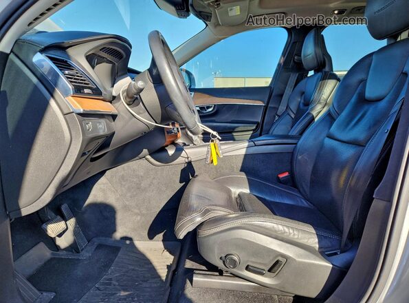 YV4A22PL6G1017199 2016 VOLVO XC90 Серебряный Вид салона спереди