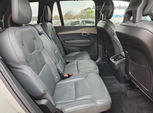 YV4A22PLXM1682182 2021 VOLVO XC90 Silver Սալոնի հետևի տեսք