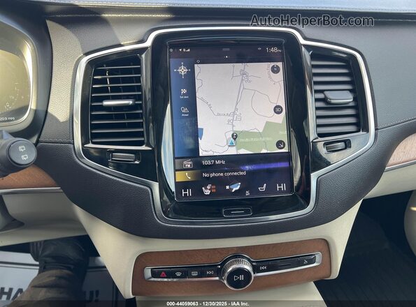 YV4BC0PL8H1109373 2017 VOLVO XC90 HYBRID White Вид спереду
