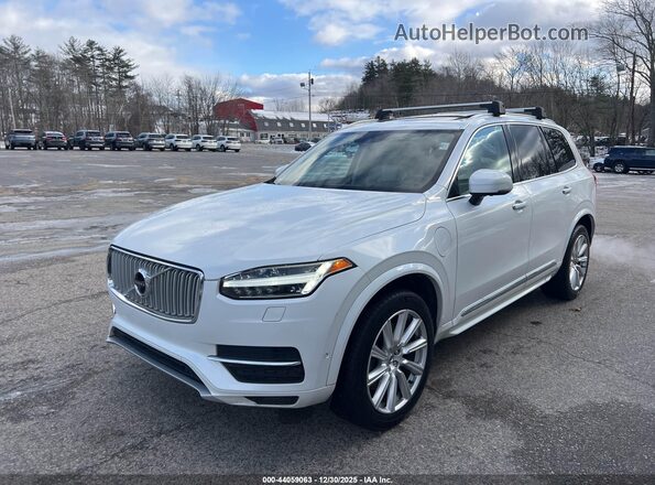 YV4BC0PL8H1109373 2017 VOLVO XC90 HYBRID White Передня ліва чверть