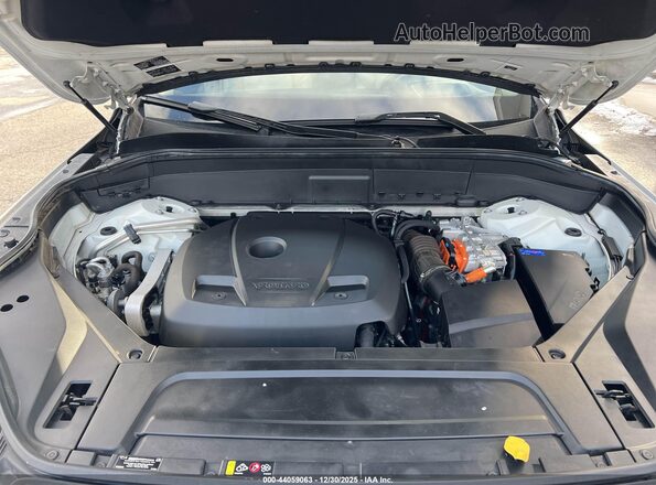YV4BC0PL8H1109373 2017 VOLVO XC90 HYBRID White Вид ззаду