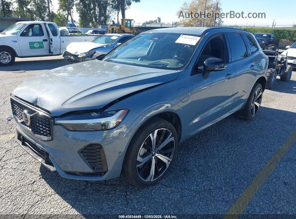 YV4BR0DM3N1965512 2022 VOLVO XC60 RECHARGE PLUG-IN HYBRID Gray Vista tres cuartos delantera izquierda