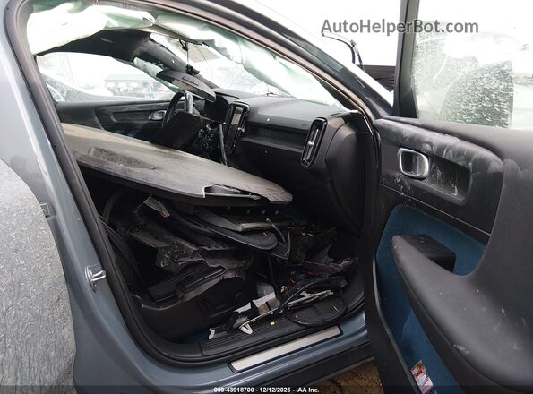 YV4ED3GL9P2053657 2023 VOLVO C40 RECHARGE PURE ELECTRIC Серый Вид салона спереди