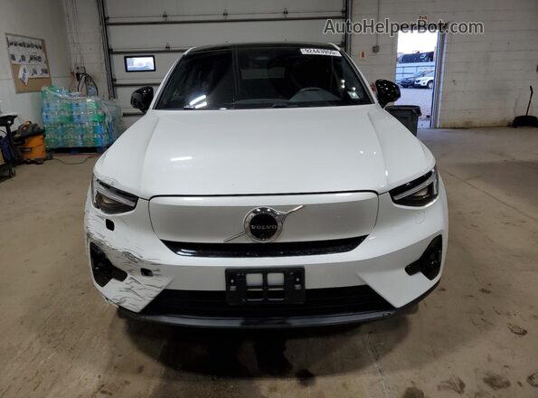 YV4ED3GM2P2041195 2023 VOLVO C40 White Widok z przodu