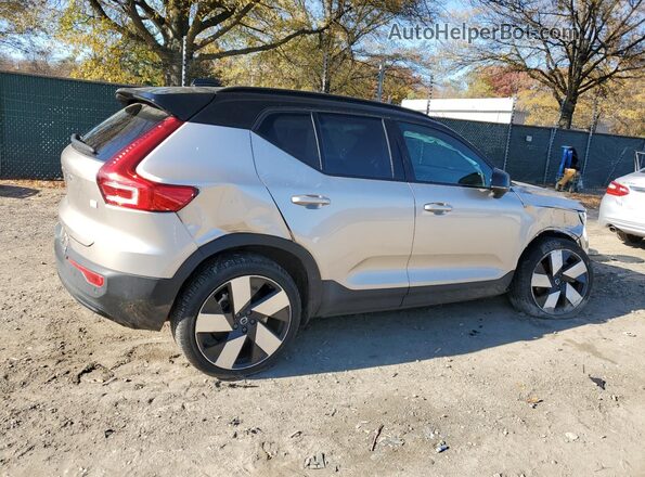 YV4ED3UM1P2031360 2023 VOLVO XC40 Серебряный Задняя правая четверть