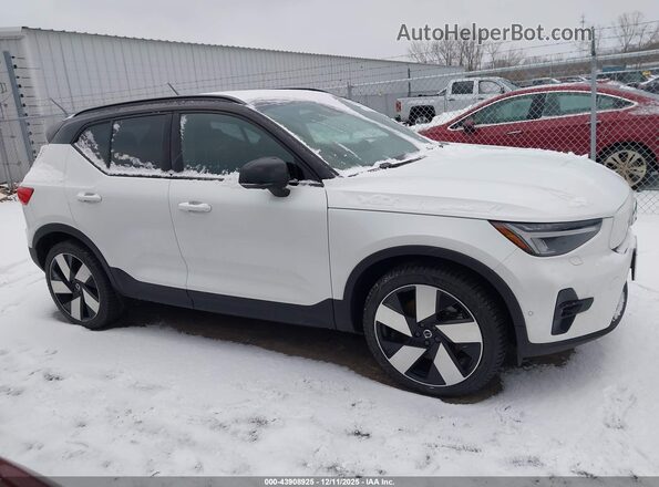 YV4ED3UM3P2002278 2023 VOLVO XC40 RECHARGE PURE ELECTRIC White Вид задньої частини салону