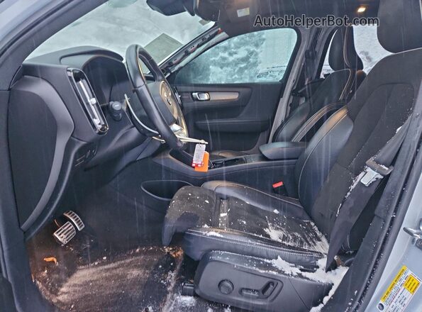 YV4ED3UR0M2583634 2021 VOLVO XC40 Gray Սալոնի դիմացի տեսք