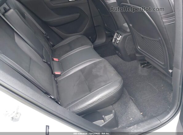 YV4ED3UR1M2564154 2021 VOLVO XC40 RECHARGE PURE ELECTRIC White Vista de la etiqueta del VIN