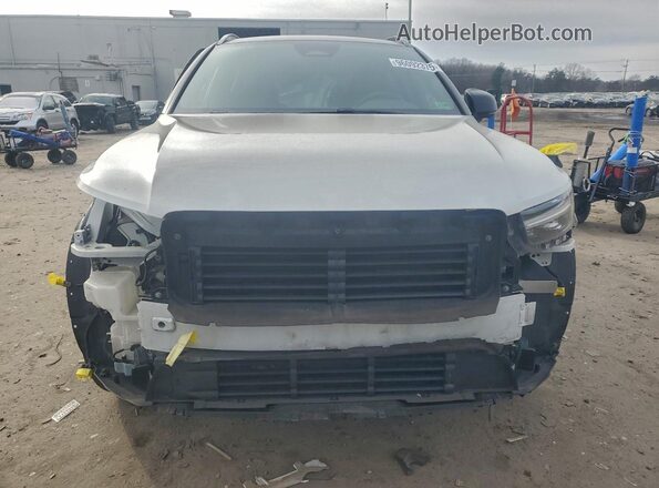 YV4ED3UR6M2528136 2021 VOLVO XC40 White Front view