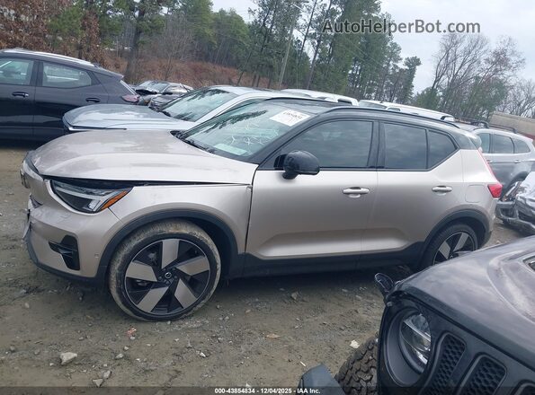 YV4ED3UW2P2070931 2023 VOLVO XC40 RECHARGE PURE ELECTRIC Beige Widok wnętrza 360 stopni
