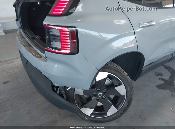 YV4EK3ZK8SS156703 2025 VOLVO EX30 Gray Front view