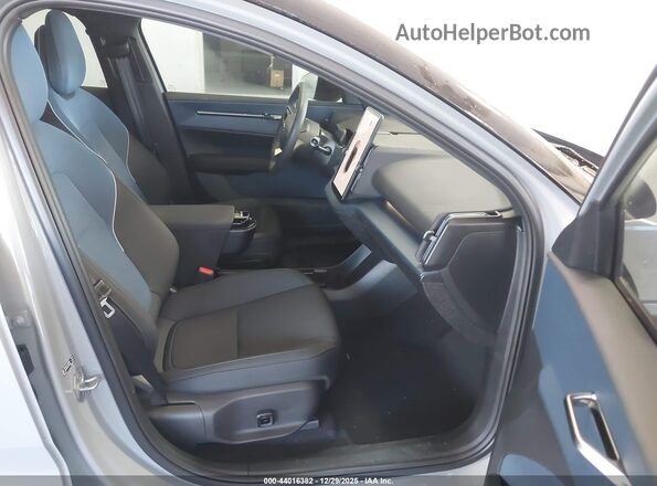 YV4EK3ZK8SS156703 2025 VOLVO EX30 Gray Front interior view