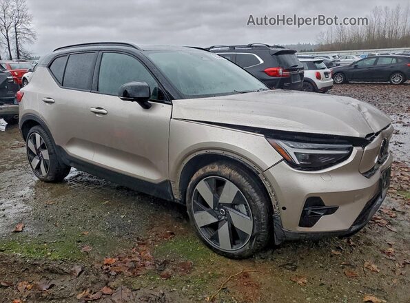 YV4ER3XM3R2234606 2024 VOLVO XC40 Silver Delantero derecho