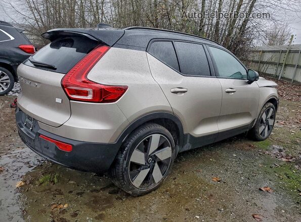 YV4ER3XM3R2234606 2024 VOLVO XC40 Silver Trasero derecho