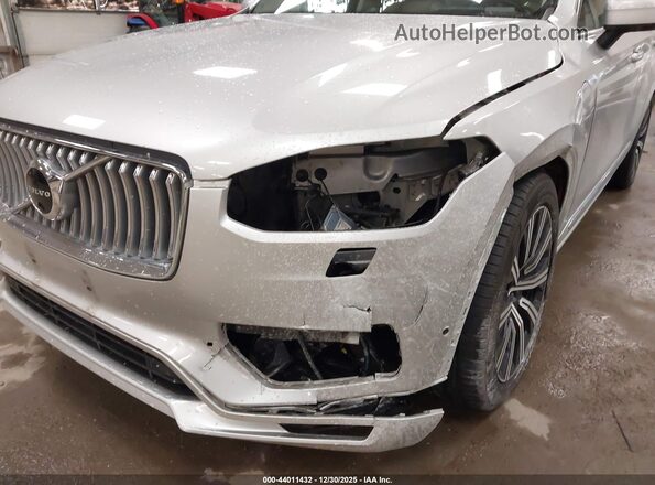 YV4H60CL7N1841206 2022 VOLVO XC90 RECHARGE PLUG-IN HYBRID Silver Front view