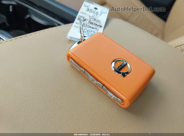 YV4H60DA1P1376177 2023 VOLVO XC60 RECHARGE PLUG-IN HYBRID White წინა პანელის ხედი