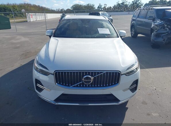 YV4H60DA1P1376177 2023 VOLVO XC60 RECHARGE PLUG-IN HYBRID White უკანა სალონის ხედი