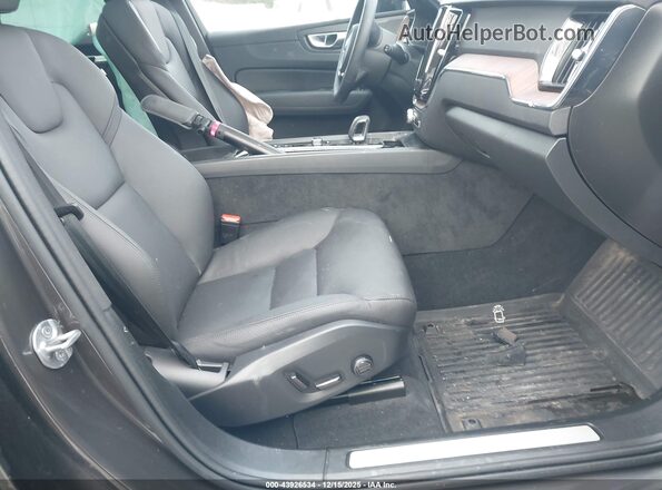 YV4H60DL3R1924216 2024 VOLVO XC60 RECHARGE PLUG-IN HYBRID Gray წინა სალონის ხედი
