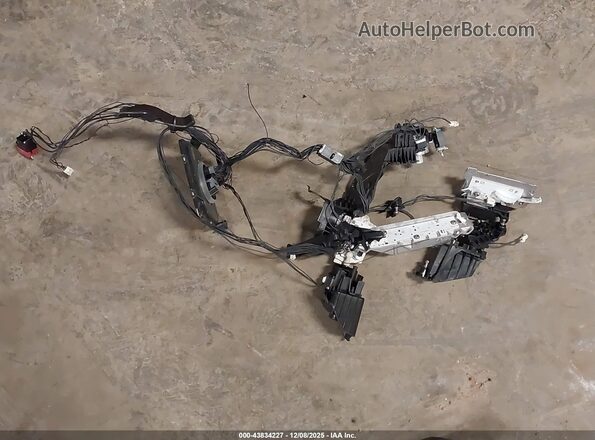 YV4H60DL8R1831532 2024 VOLVO XC60 RECHARGE PLUG-IN HYBRID Silver 