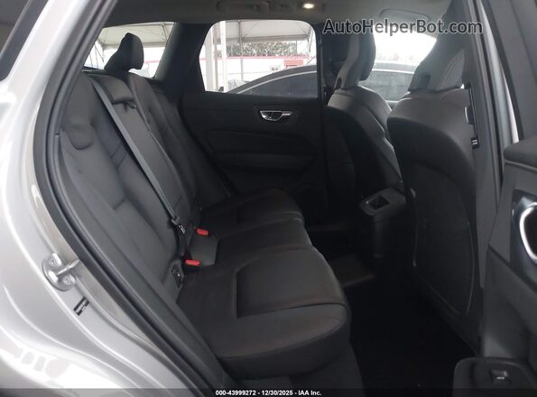 YV4H60RC0S1007619 2025 VOLVO XC60 PLUG-IN HYBRID Gray Widok naklejki z numerem VIN