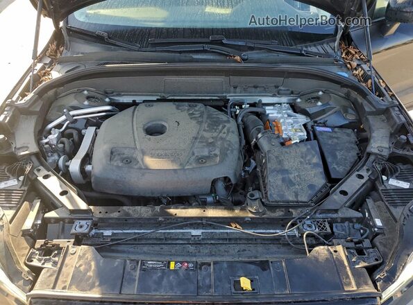 YV4H60RJ0S1039744 2025 VOLVO XC60 Black Widok komory silnika