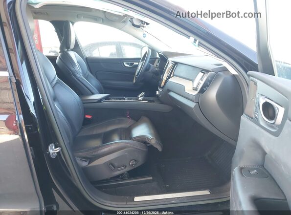 YV4L12DL1N1091353 2022 VOLVO XC60 Black Widok wnętrza z przodu