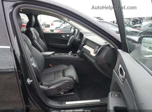 YV4L12DL3N1983264 2022 VOLVO XC60 Black Front interior view