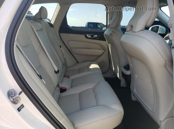 YV4L12DL5N1033309 2022 VOLVO XC60 White უკანა სალონის ხედი