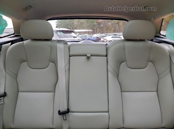 YV4L12DW1P1300670 2023 VOLVO XC60 White Rear seats view