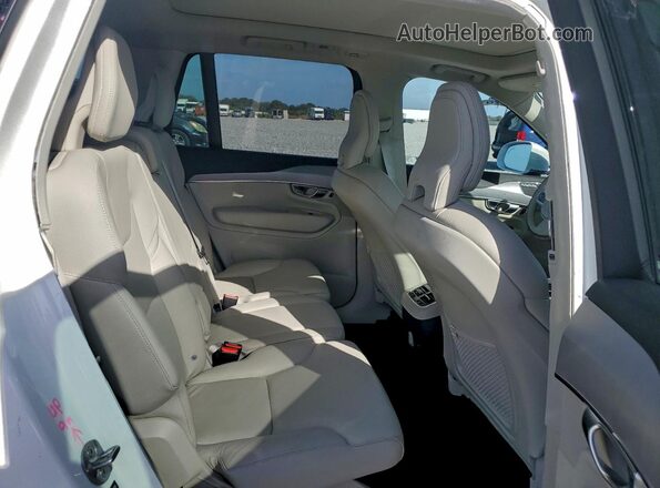 YV4L12PV4P1955750 2023 VOLVO XC90 White Widok wnętrza z tyłu