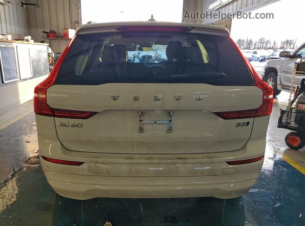 YV4L12RK5N1036193 2022 VOLVO XC60 White 