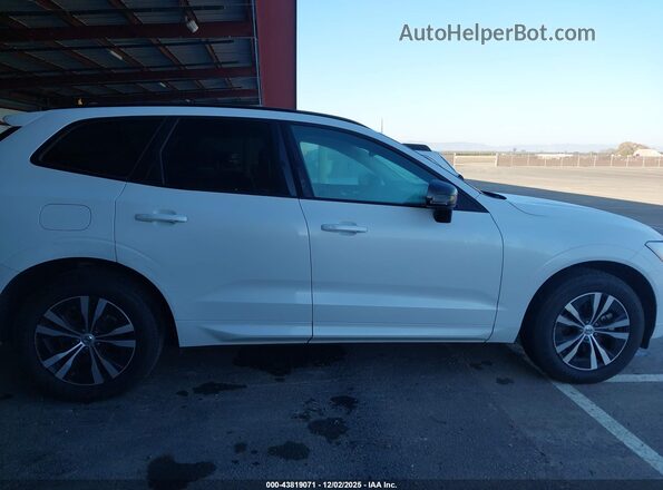 YV4L12RK7R1829629 2024 VOLVO XC60 White Vista interior trasera
