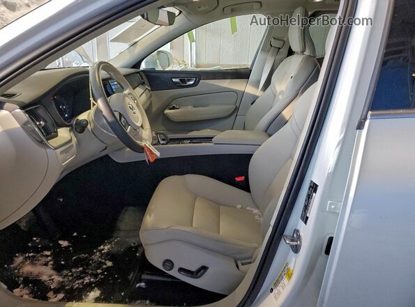YV4L12RN3P1346159 2023 VOLVO XC60 White Widok wnętrza z przodu