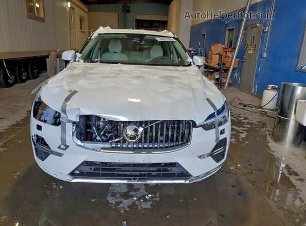 YV4L12RN3P1346159 2023 VOLVO XC60 White Widok z przodu