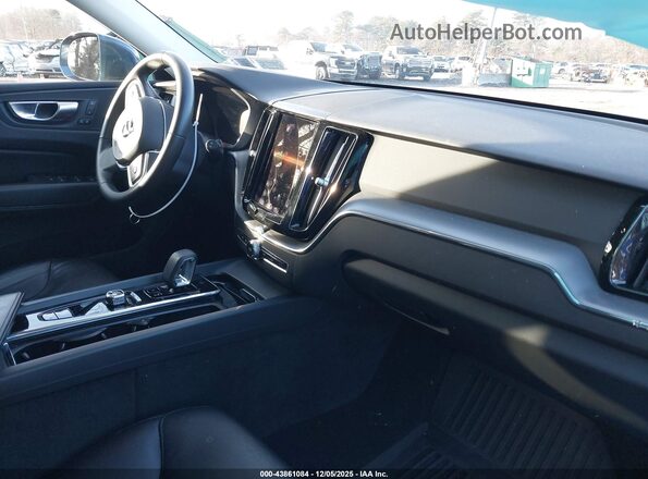YV4L12RV5P1322980 2023 VOLVO XC60 Gray Vista interior delantera