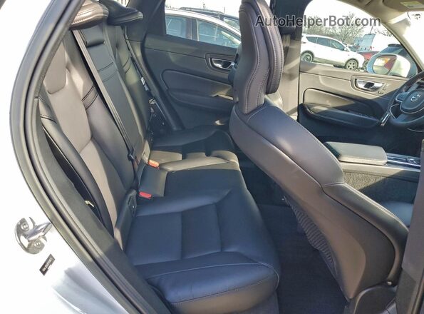 YV4L12RVXP1216671 2023 VOLVO XC60 White Вид задньої частини салону