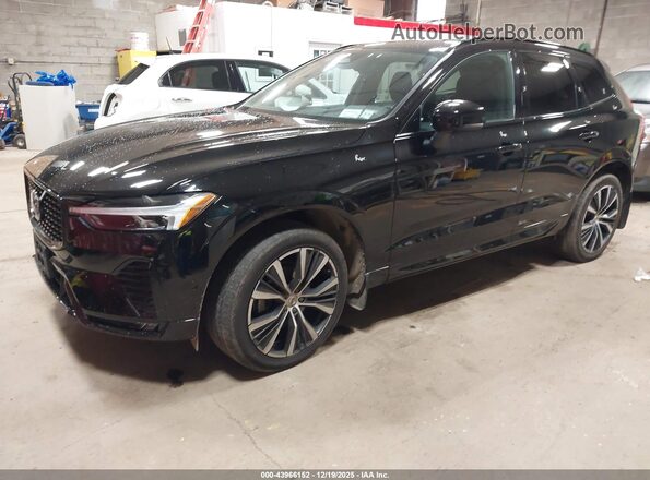 YV4L12RW7P1288940 2023 VOLVO XC60 Black Przód lewy