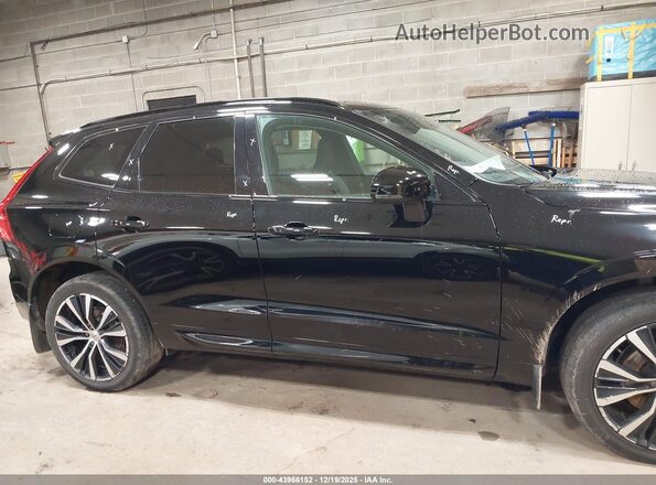 YV4L12RW7P1288940 2023 VOLVO XC60 Black Widok wnętrza z tyłu