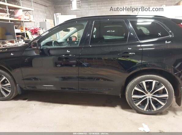 YV4L12RW7P1288940 2023 VOLVO XC60 Black Widok wnętrza 360 stopni