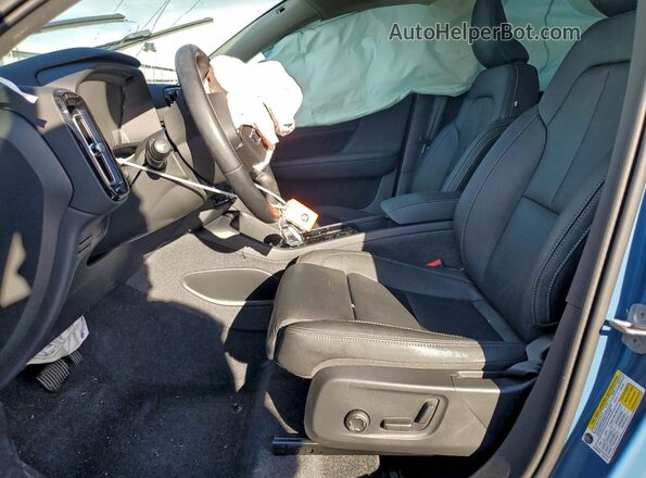 YV4L12UE0S2456595 2025 VOLVO XC40 Blue 