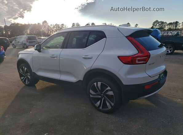 YV4L12UE2R2234490 2024 VOLVO XC40 White 