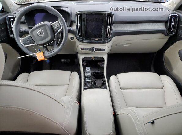 YV4L12UEXR2262859 2024 VOLVO XC40 White 