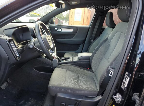 YV4L12UK2R2336331 2024 VOLVO XC40 Black Вид салону спереду