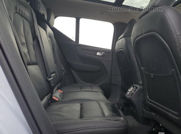 YV4L12UL6R2263134 2024 VOLVO XC40 White 