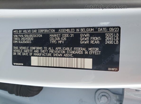 YV4L12UL6R2263134 2024 VOLVO XC40 White 