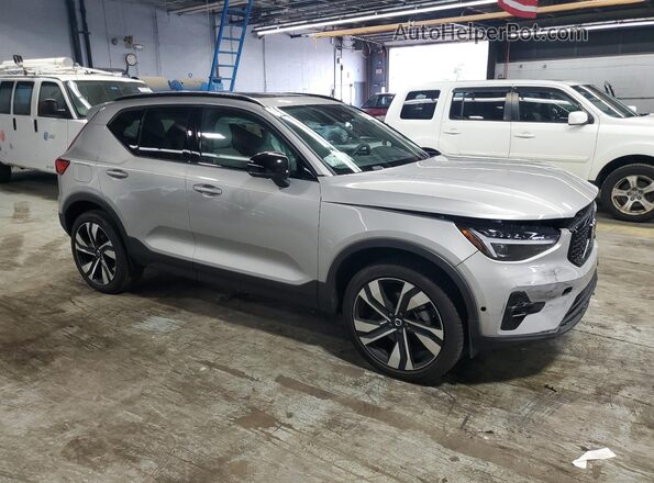 YV4L12UL9R2354902 2024 VOLVO XC40 Silver 