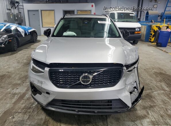 YV4L12UL9R2354902 2024 VOLVO XC40 Silver 