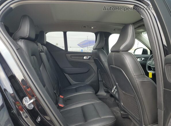 YV4L12ULXR2209061 2024 VOLVO XC40 Black 